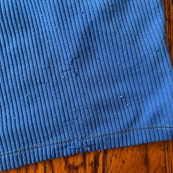 Hollister Must Have Collection Ribbed V-Neck Tank Top Blue Women's Size XL - Picture 10 of 10